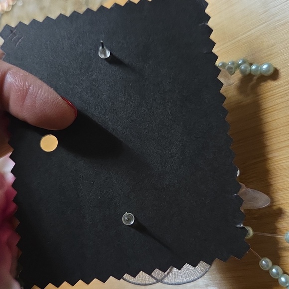 Elegant Floral Beaded Earrings - Picture 4 of 6